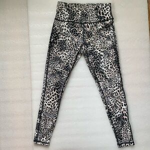 Betsey Johnson Women’s Leggins, XS Animal Print.